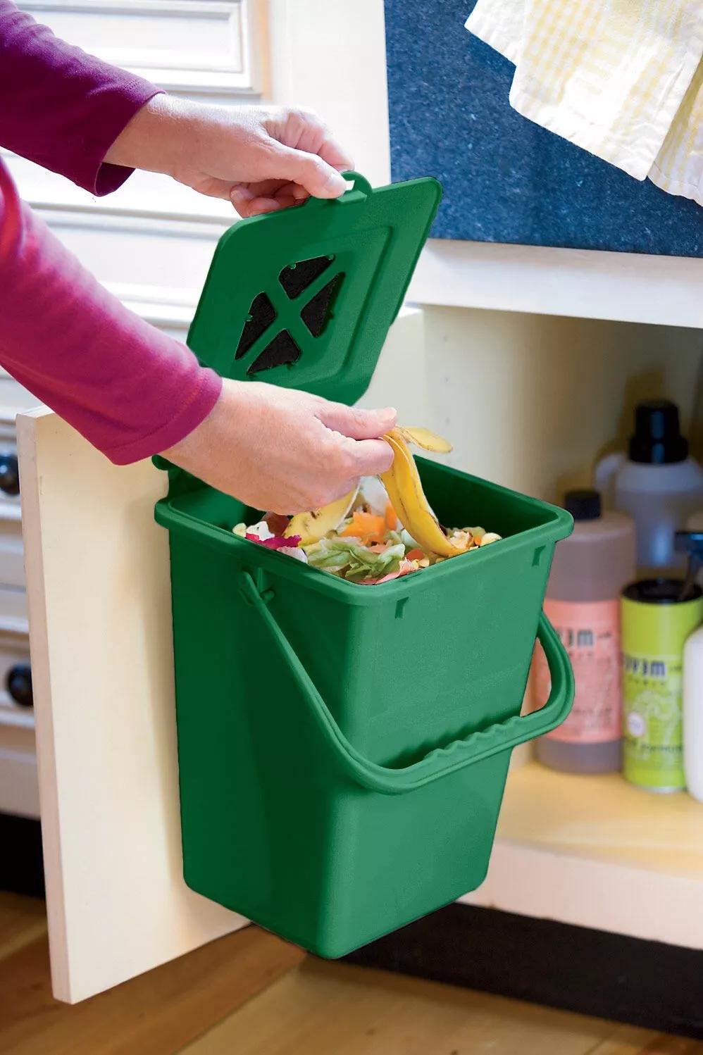 Odor-Free Compost Pail