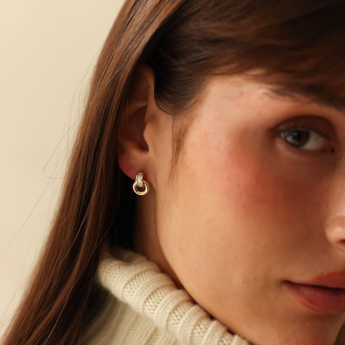 Sadie Pearl Baguette Interlocking Studs
