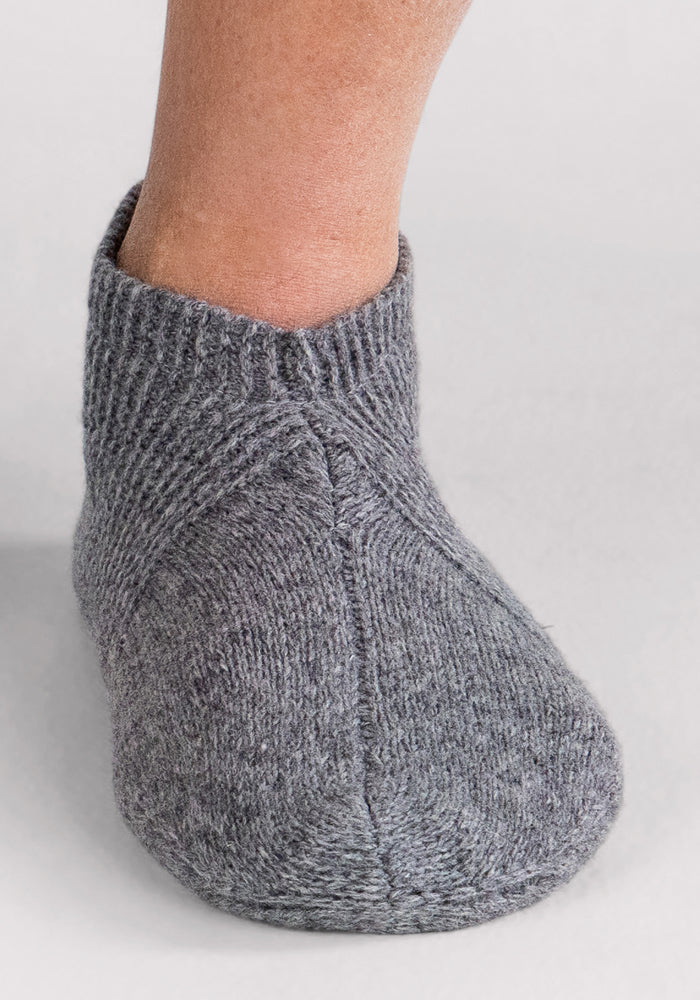 Mens Gripper Slippers - Gentle Grey