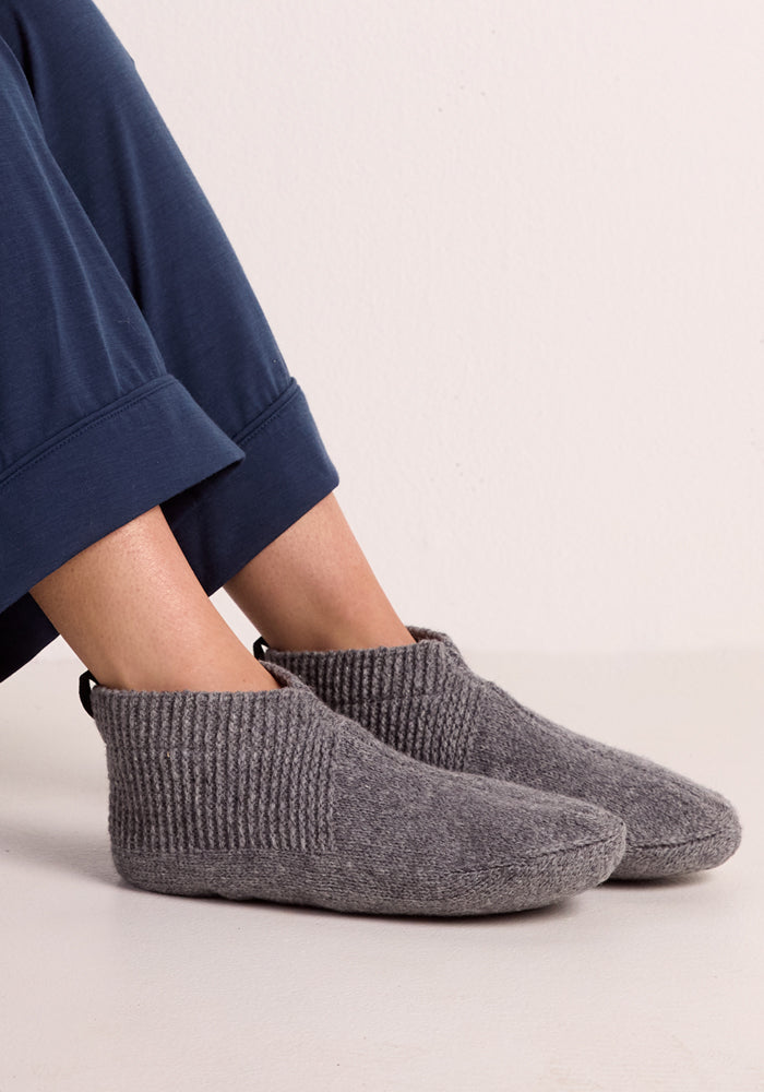 Womens Gripper Slippers - Gentle Grey