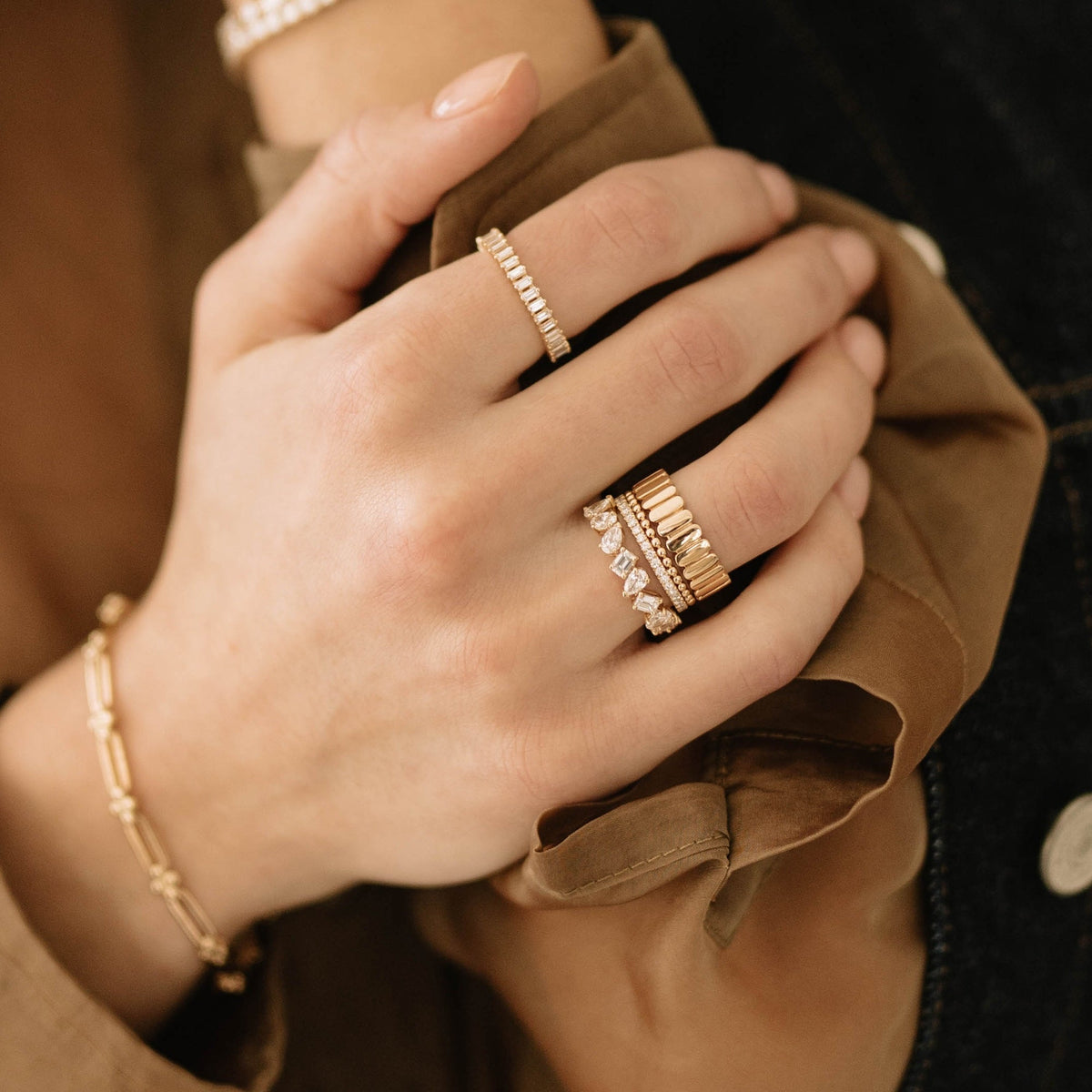 Melody Eden Vertical Gold Bar Ring