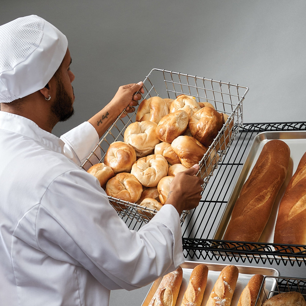 DB-2014 - Bagel / Pastry Basket, 20" x 14" x 5-3/4", Wire