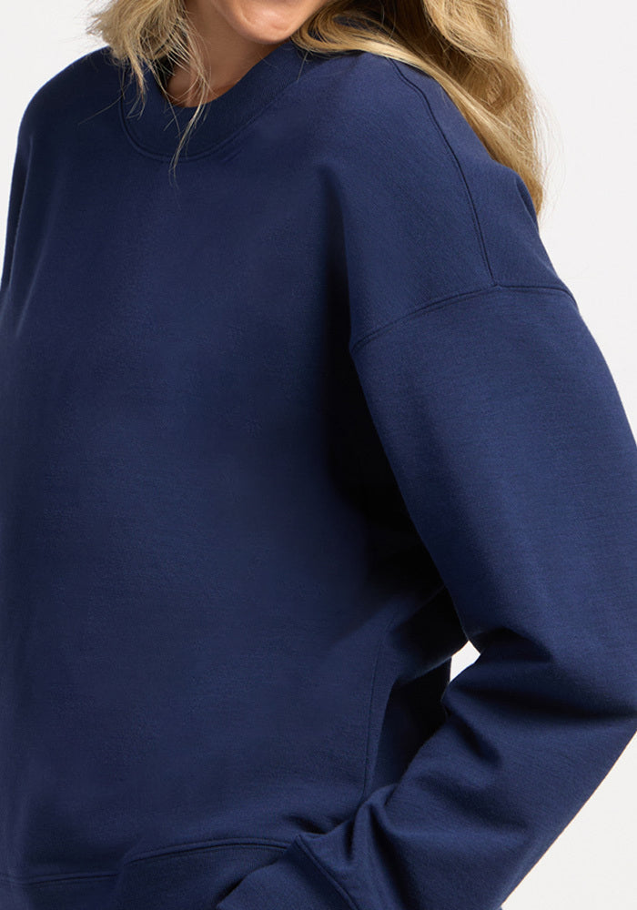 Molly Crewneck - Ocean Cavern
