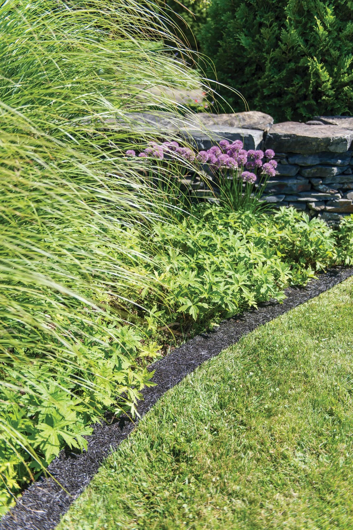 Recycled Rubber Mulch Edging, 12' x 6"