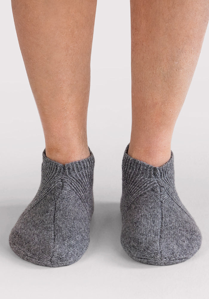 Mens Gripper Slippers - Gentle Grey