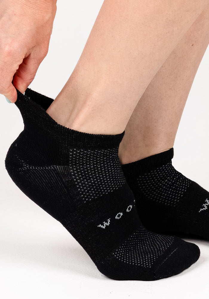 Womens Rowan No Show Socks - Black Pepper